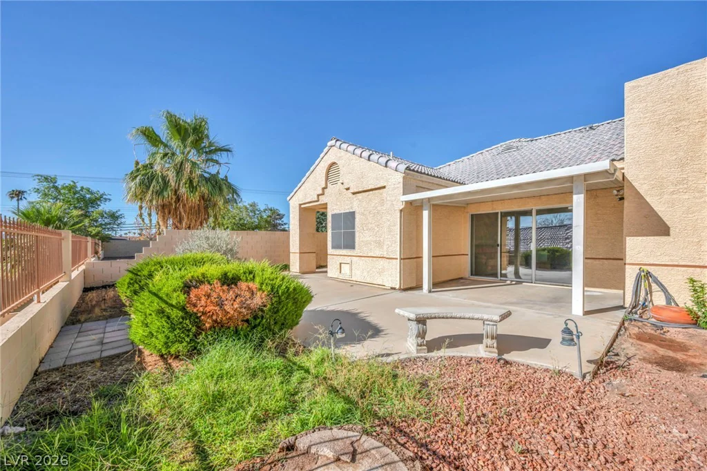 456 Fallwood, Las Vegas, NV 89107