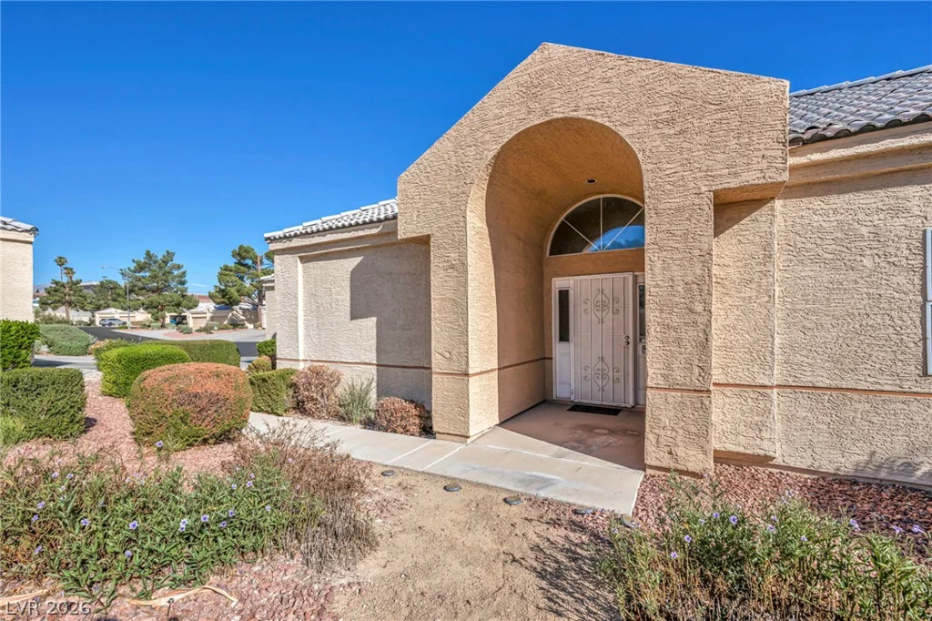 456 Fallwood, Las Vegas, NV 89107
