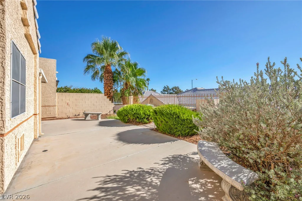 456 Fallwood, Las Vegas, NV 89107