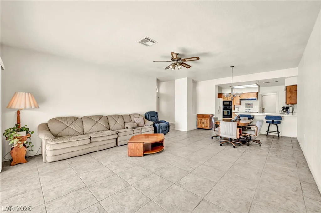 456 Fallwood, Las Vegas, NV 89107