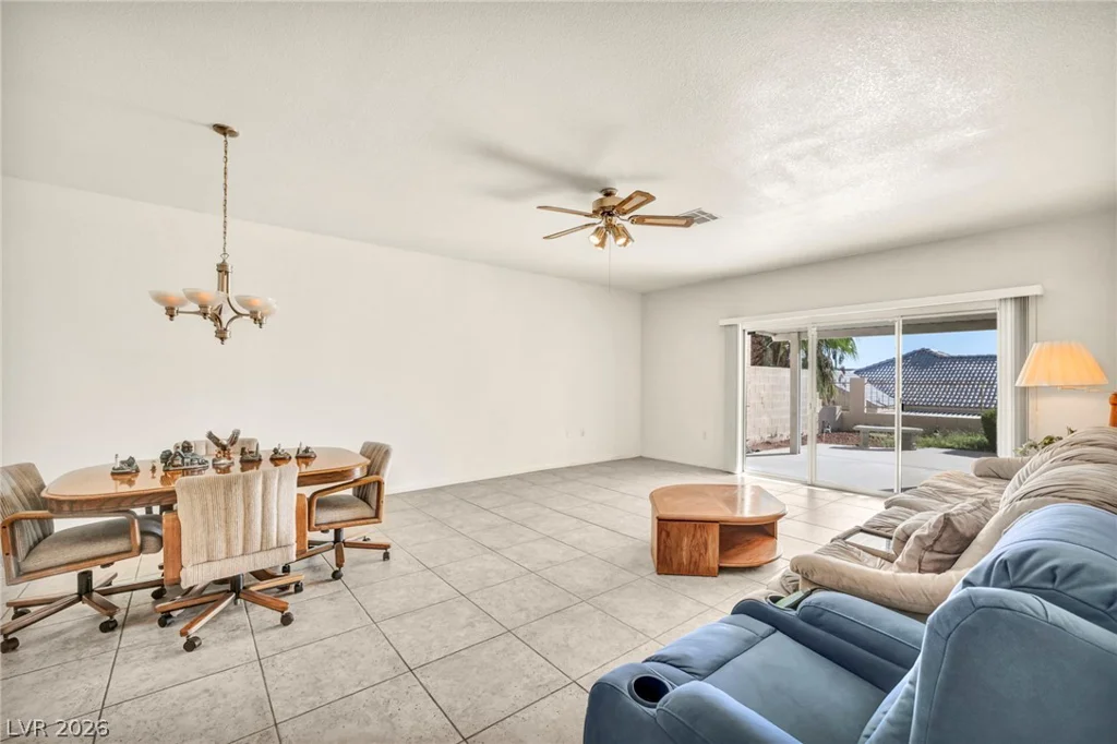 456 Fallwood, Las Vegas, NV 89107