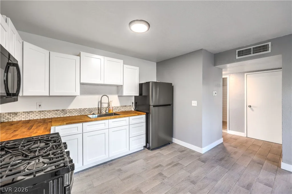 714 Nelson, North Las Vegas, NV 89030