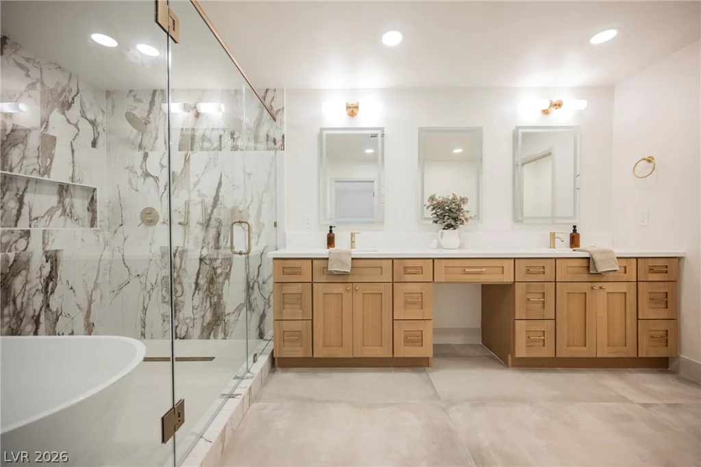 4388 Hacienda, Las Vegas, NV 89120