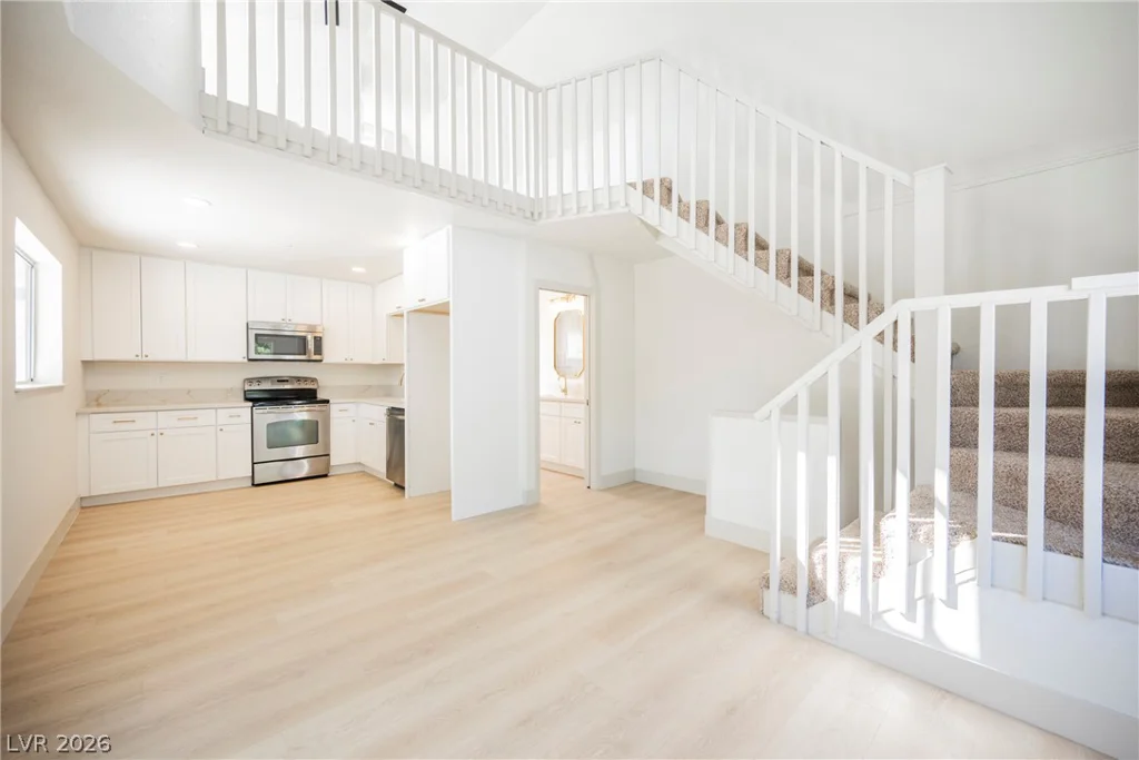 4388 Hacienda, Las Vegas, NV 89120