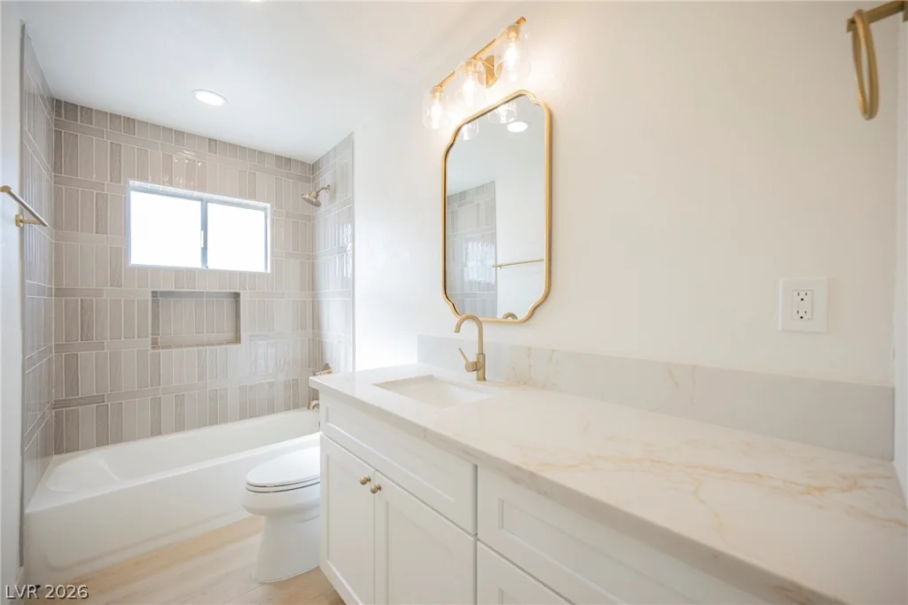 4388 Hacienda, Las Vegas, NV 89120