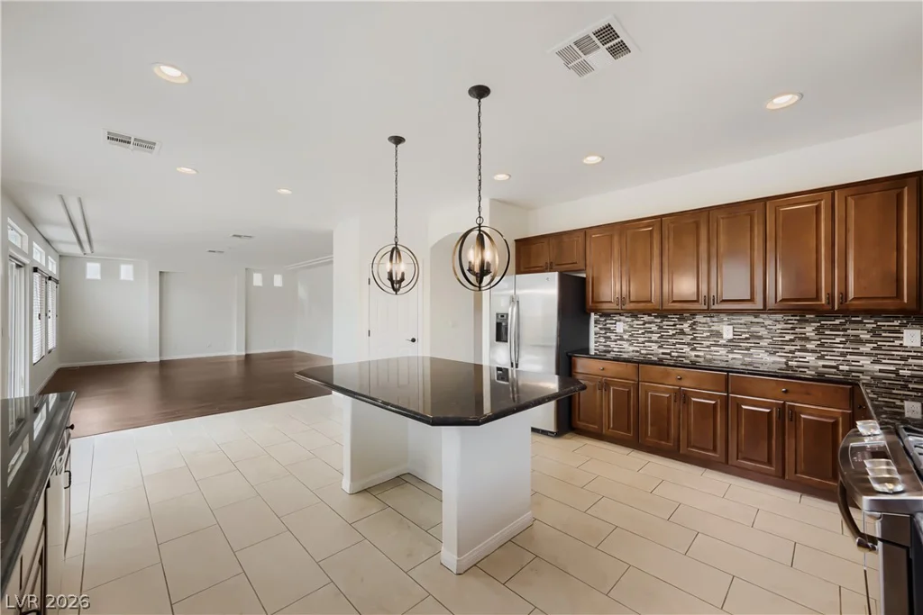 9728 Golden Thread, Las Vegas, NV 89141