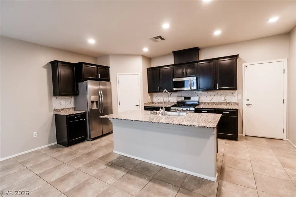 7230 Halo Falls, North Las Vegas, NV 89084