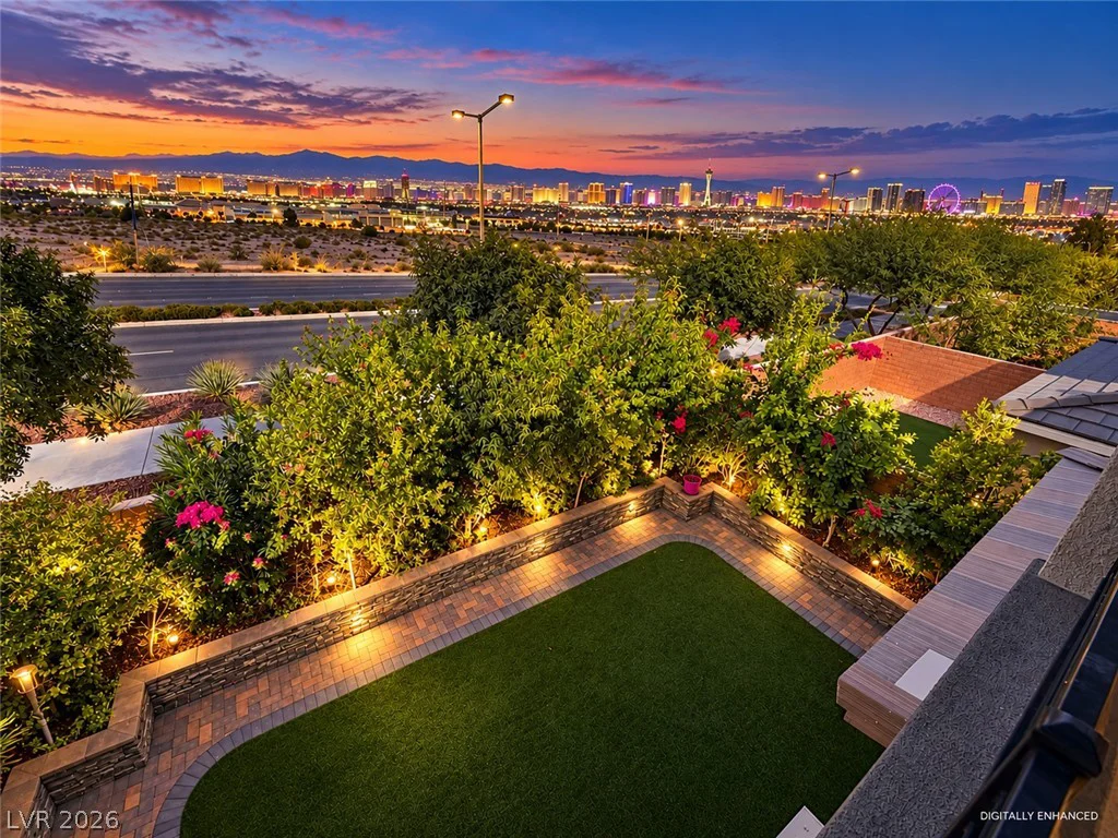 10676 Glowing Dawn, Las Vegas, NV 89135