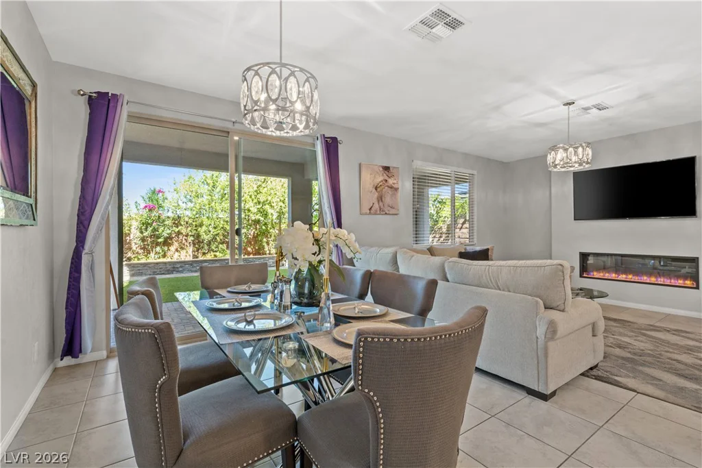 10676 Glowing Dawn, Las Vegas, NV 89135