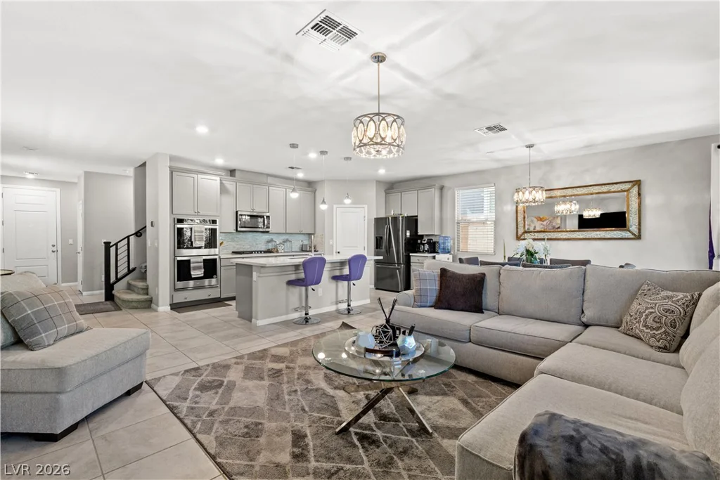 10676 Glowing Dawn, Las Vegas, NV 89135