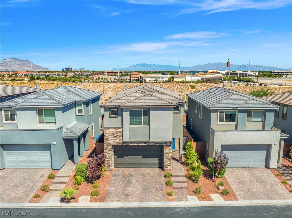 10676 Glowing Dawn, Las Vegas, NV 89135