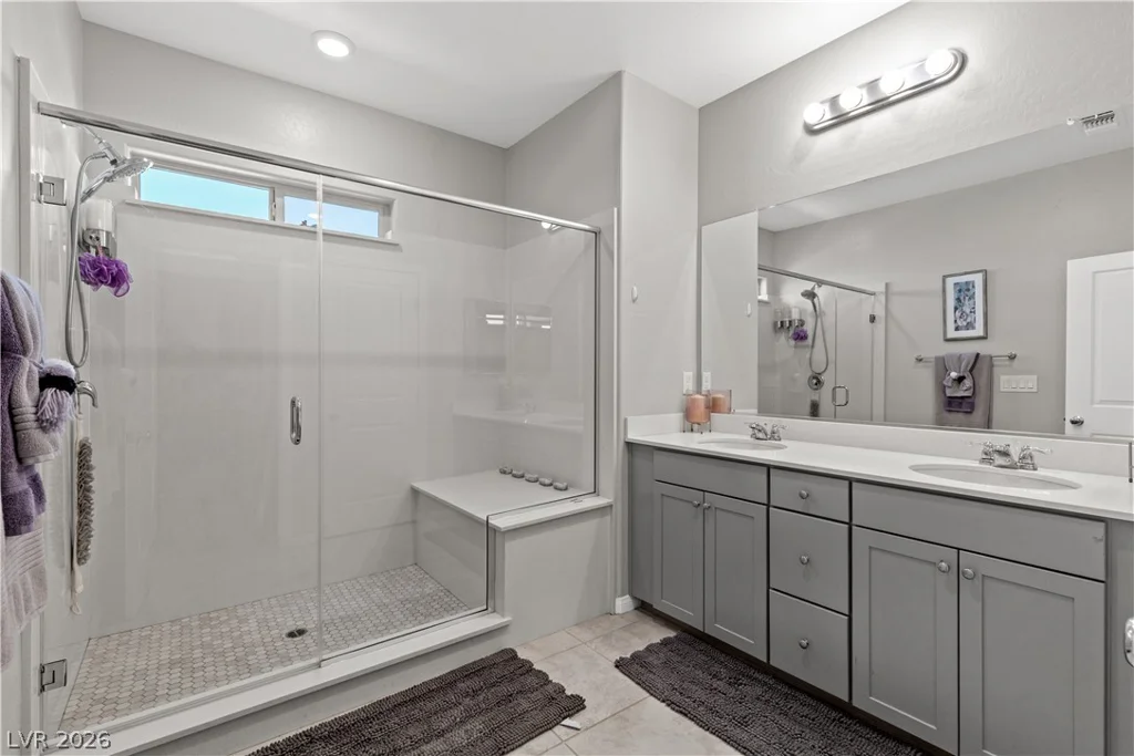 10676 Glowing Dawn, Las Vegas, NV 89135