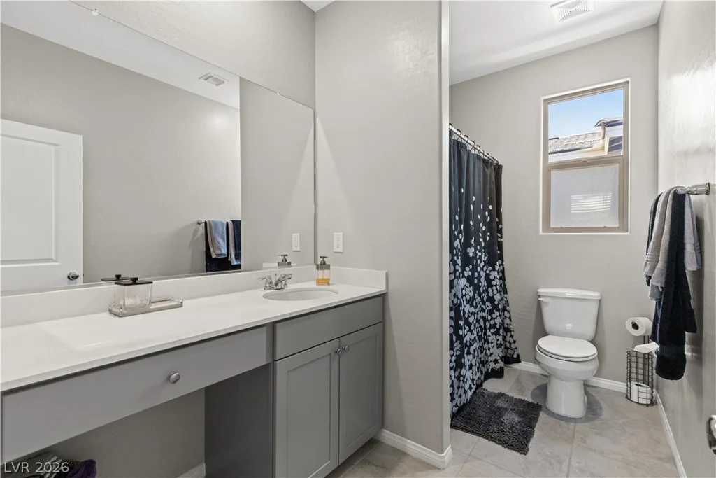 10676 Glowing Dawn, Las Vegas, NV 89135