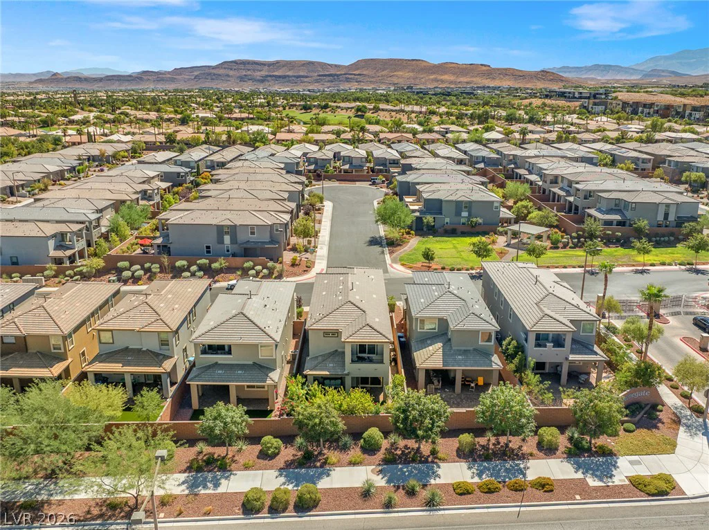 10676 Glowing Dawn, Las Vegas, NV 89135