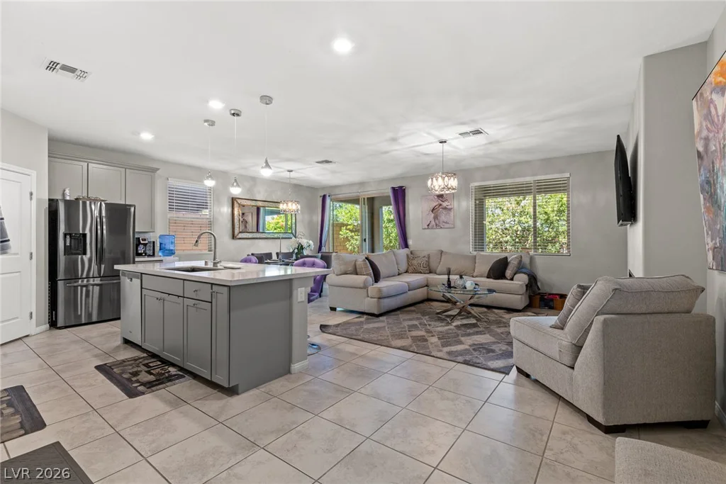 10676 Glowing Dawn, Las Vegas, NV 89135