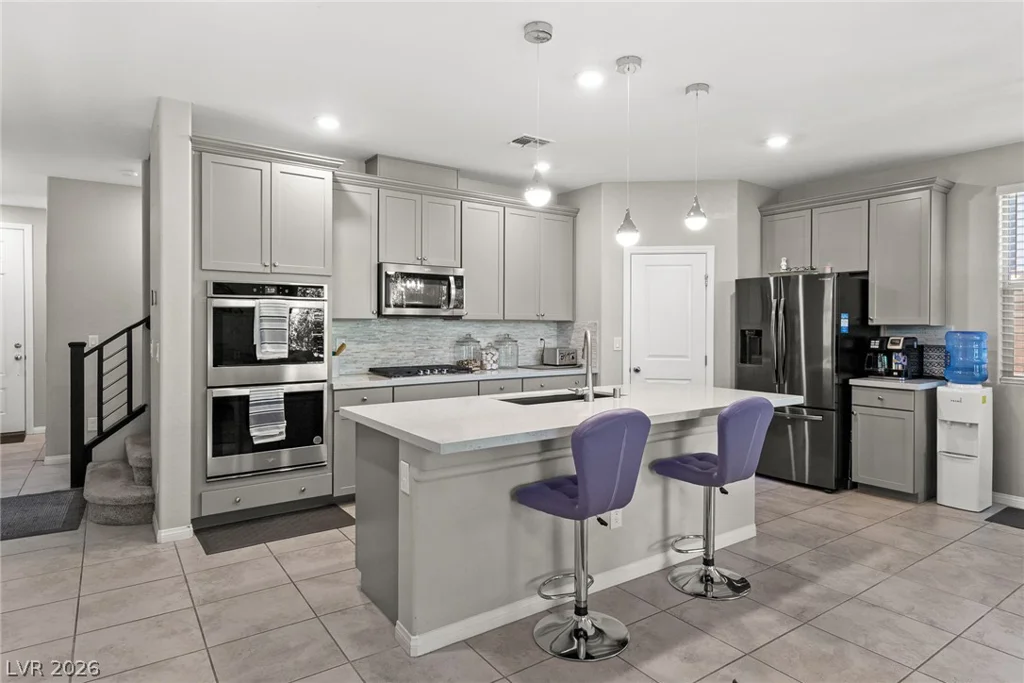 10676 Glowing Dawn, Las Vegas, NV 89135