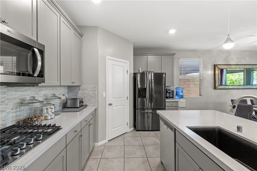 10676 Glowing Dawn, Las Vegas, NV 89135