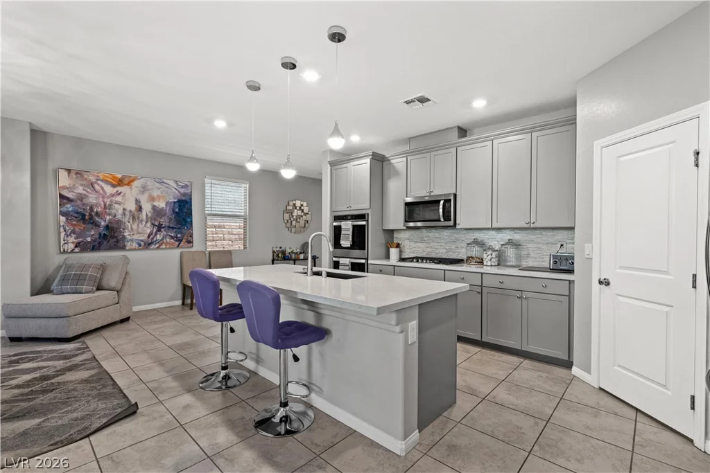 10676 Glowing Dawn, Las Vegas, NV 89135