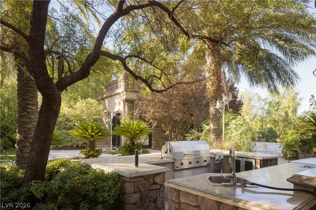 18 Olympia Hills, Las Vegas, NV 89141