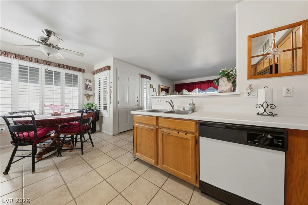 3425 Russell, Las Vegas, NV 89120