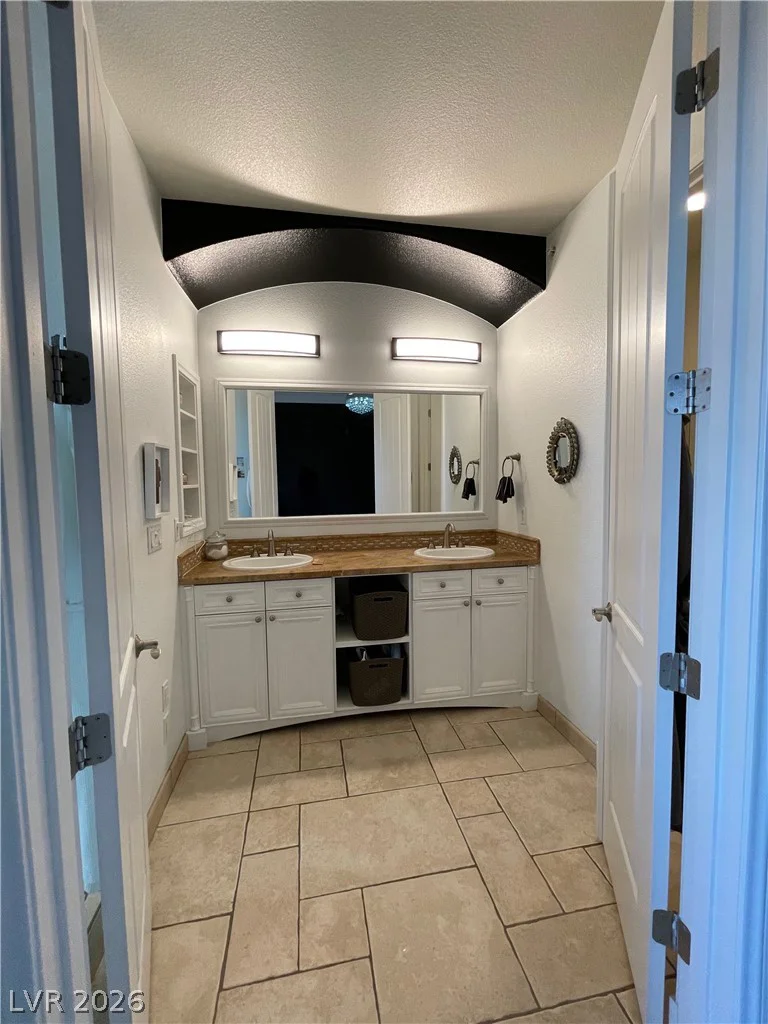 30 Via Vasari, Henderson, NV 89011