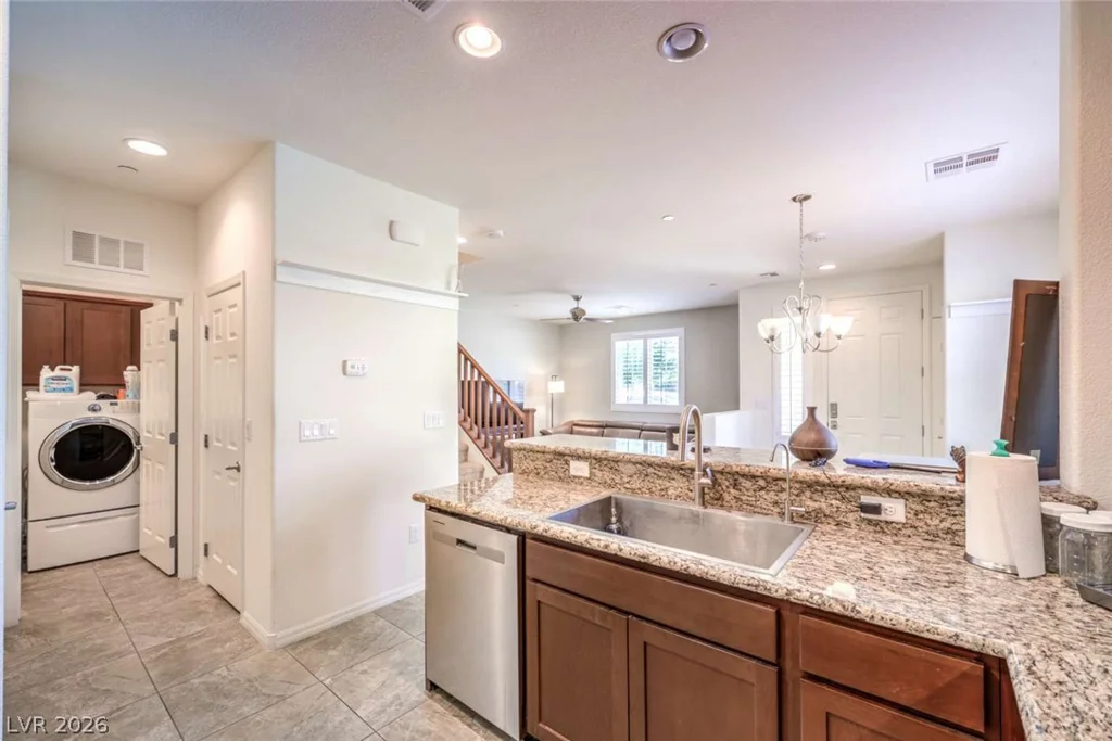 11396 Ogden Mills, Las Vegas, NV 89135