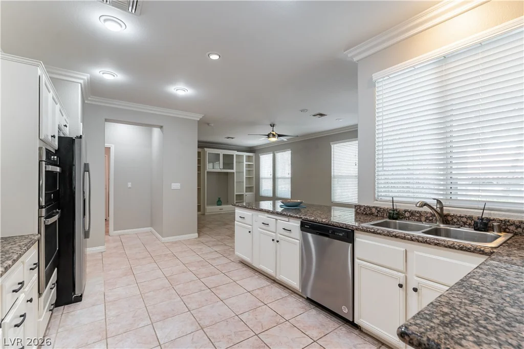 1924 Summer Pine, Las Vegas, NV 89134