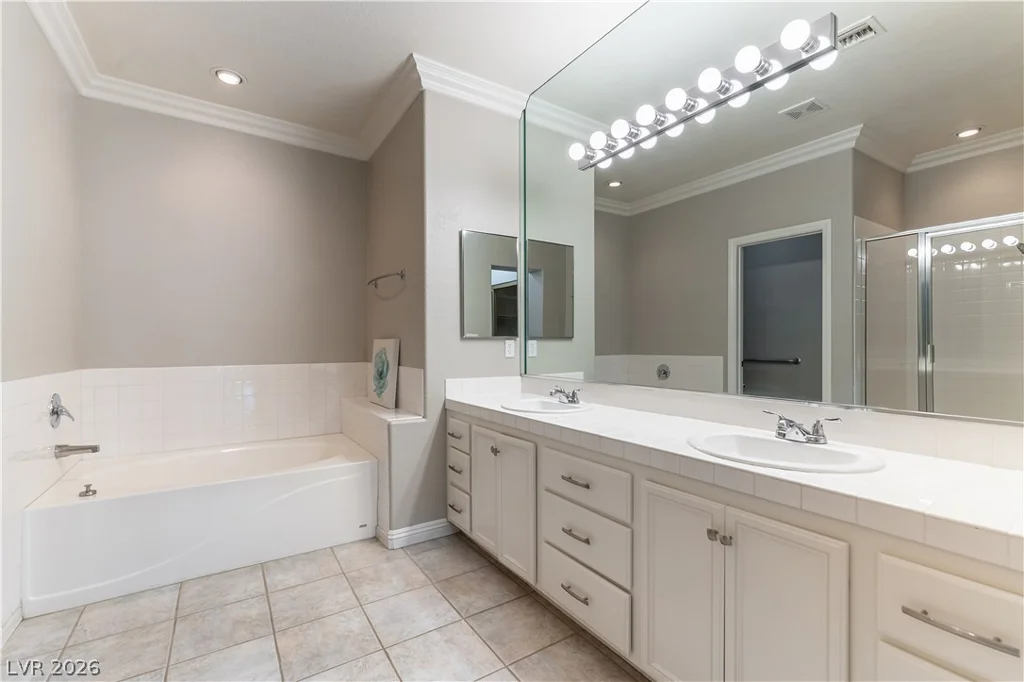 1924 Summer Pine, Las Vegas, NV 89134