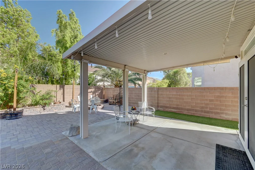 8716 Melissa Meadows, Las Vegas, NV 89131