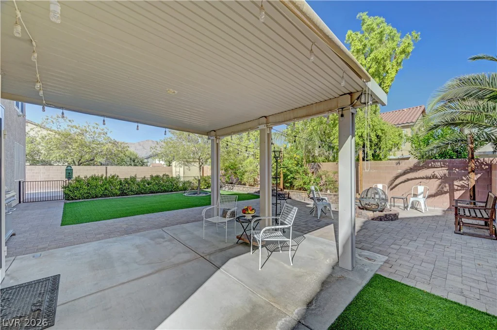 8716 Melissa Meadows, Las Vegas, NV 89131