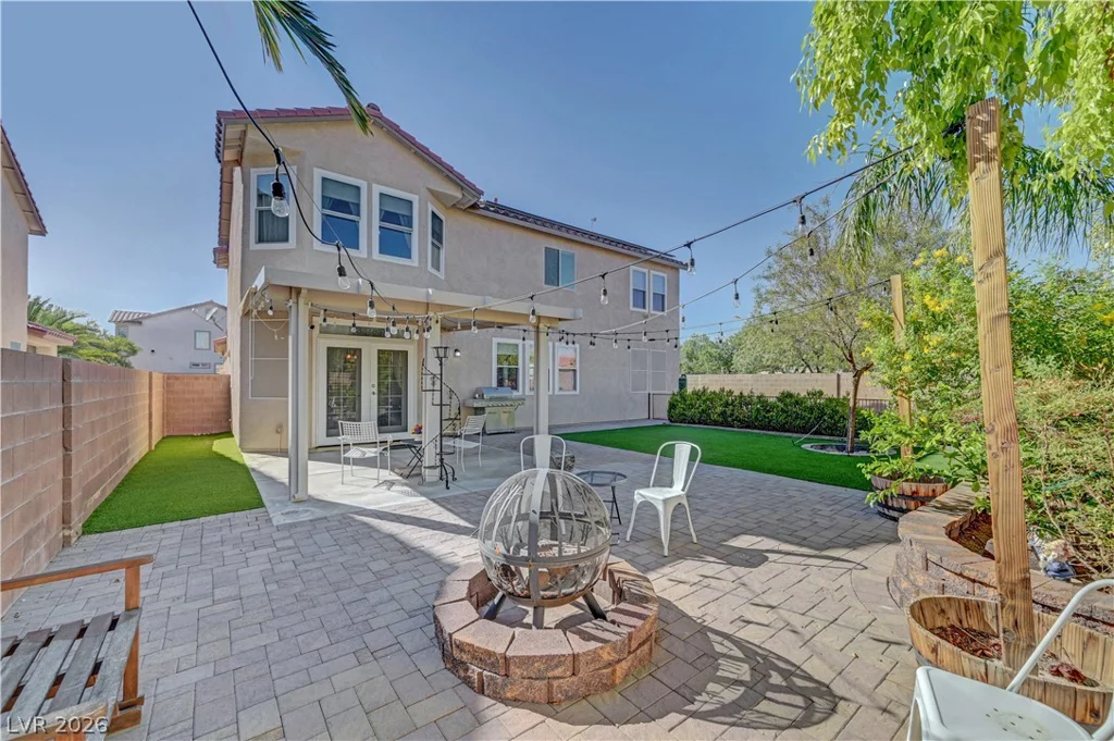 8716 Melissa Meadows, Las Vegas, NV 89131