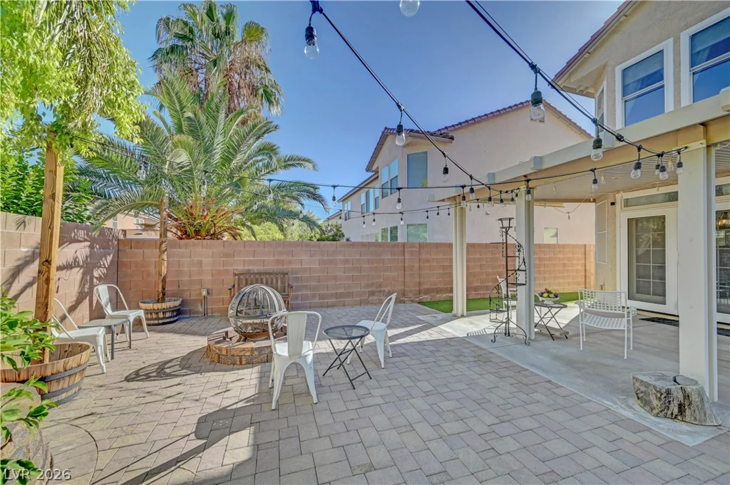 8716 Melissa Meadows, Las Vegas, NV 89131