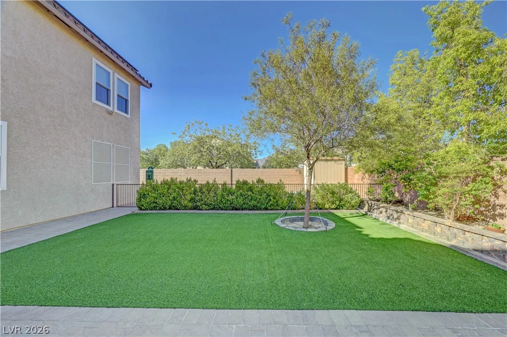 8716 Melissa Meadows, Las Vegas, NV 89131