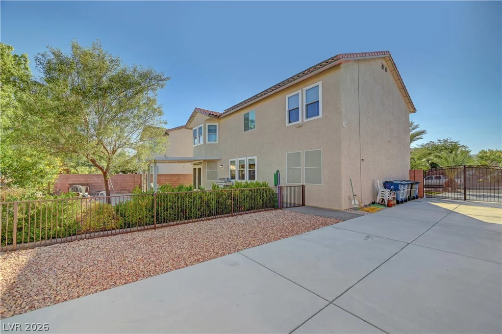 8716 Melissa Meadows, Las Vegas, NV 89131