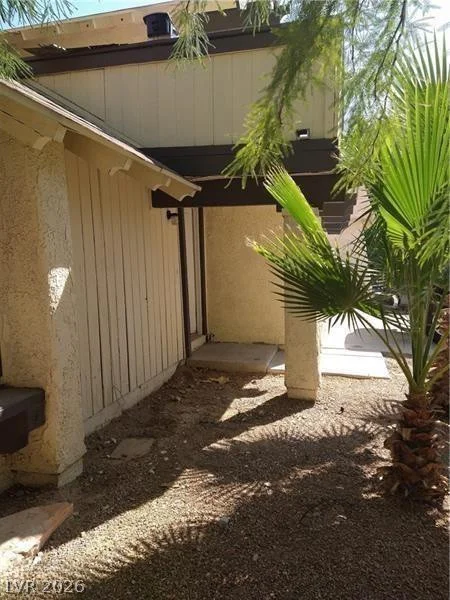 4760 Woodridge, Las Vegas, NV 89121