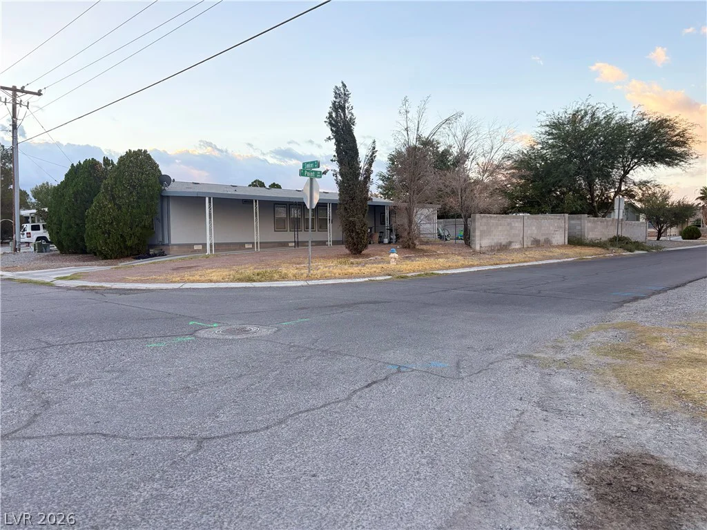 511 Simkins, Pahrump, NV 89060