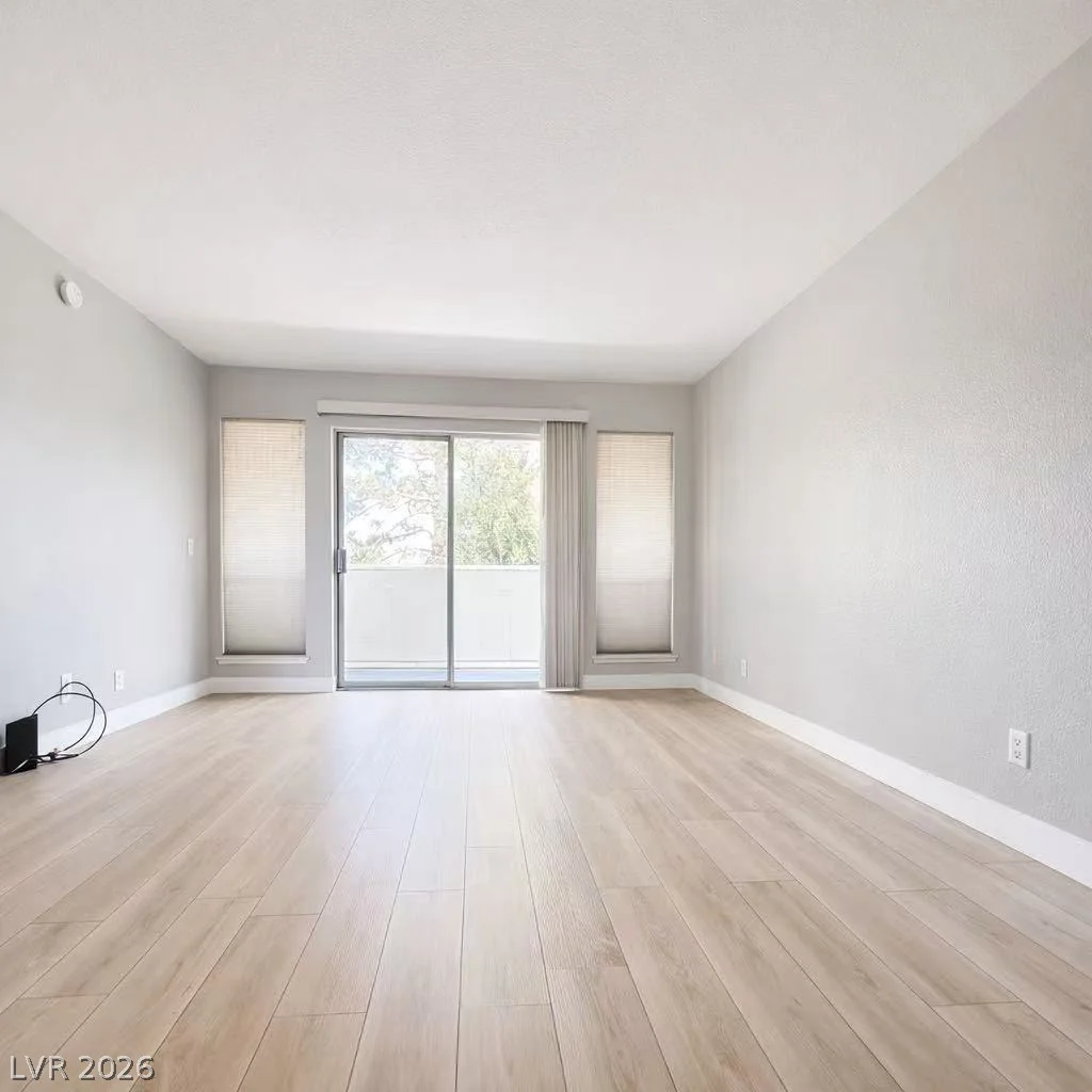 2838 Loveland, Las Vegas, NV 89109