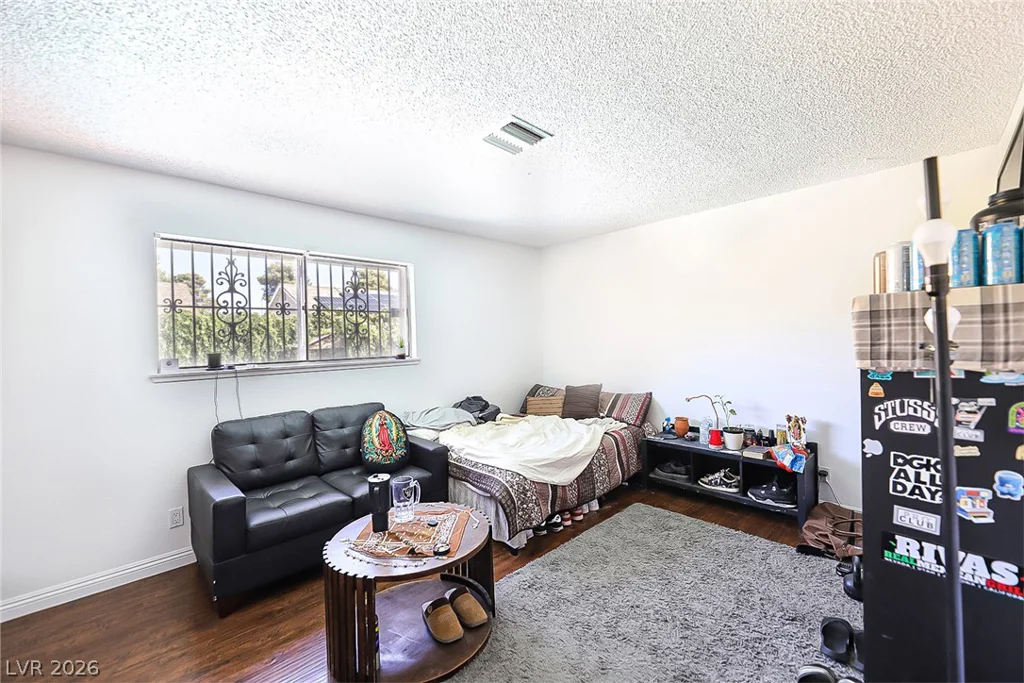 6146 Cedarwood, Las Vegas, NV 89103