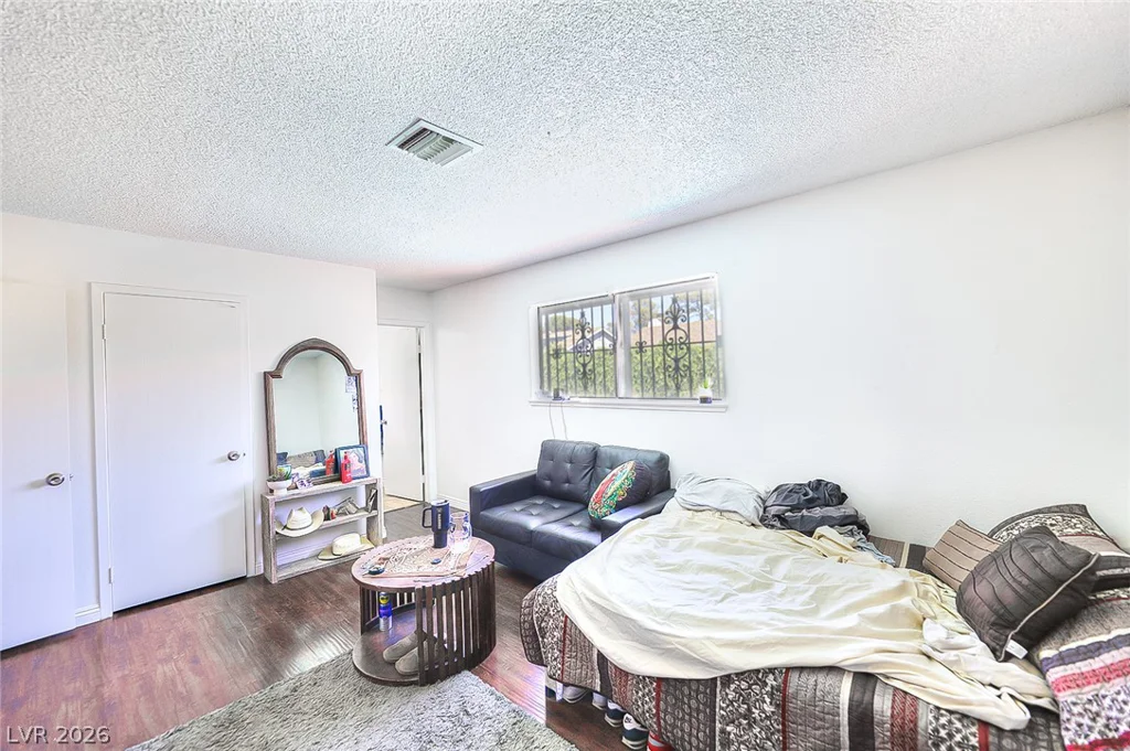 6146 Cedarwood, Las Vegas, NV 89103