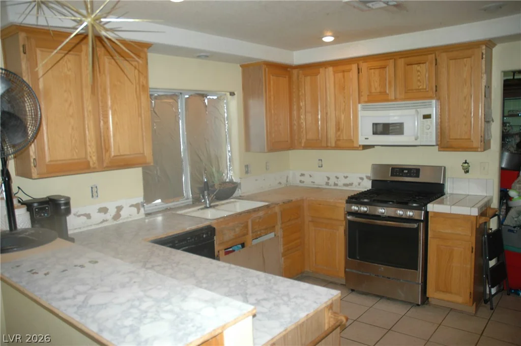 1821 Candle Bright, Henderson, NV 89074