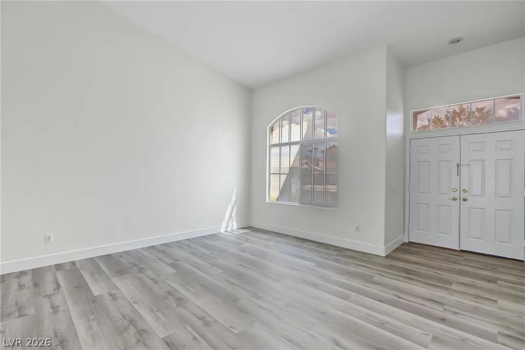 1521 Orchard Valley, Las Vegas, NV 89142