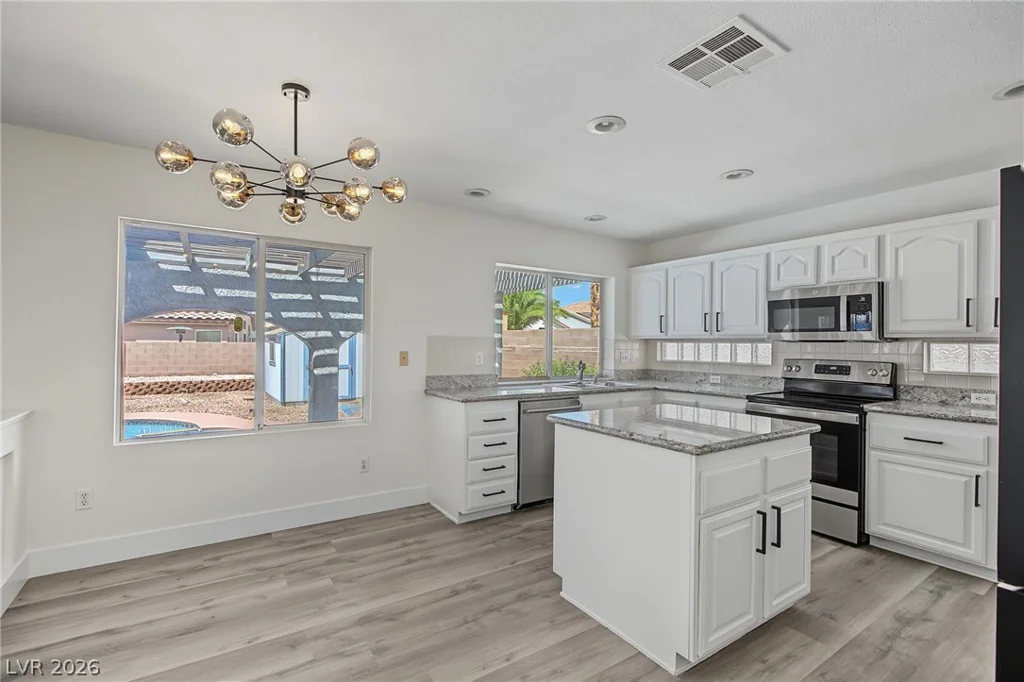 1521 Orchard Valley, Las Vegas, NV 89142