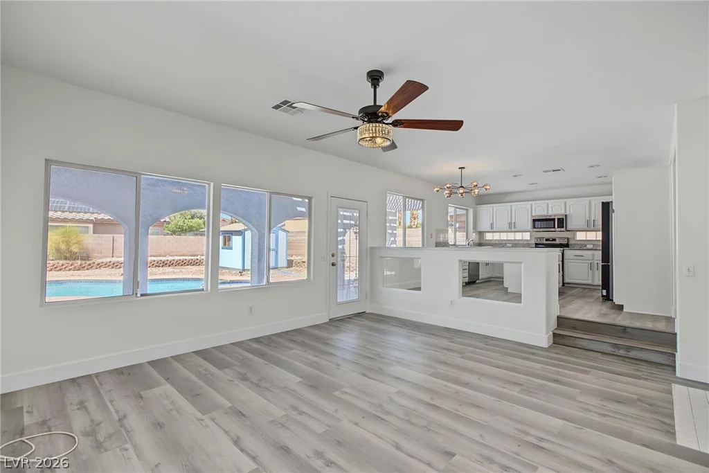 1521 Orchard Valley, Las Vegas, NV 89142