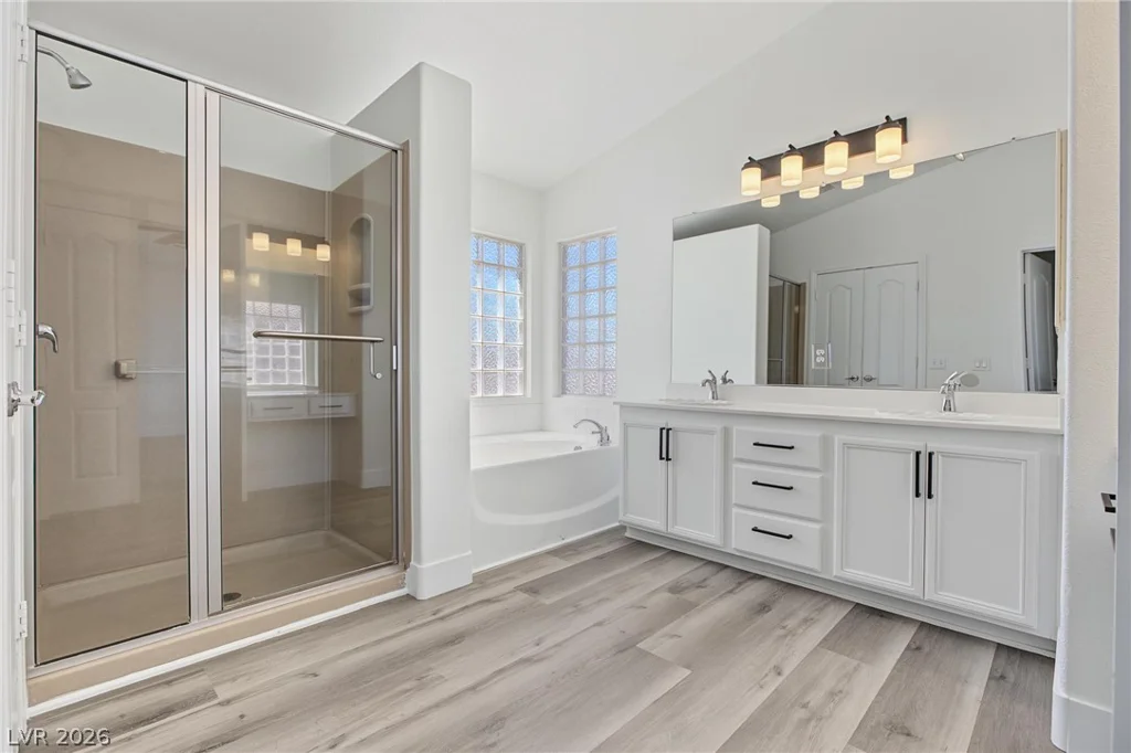1521 Orchard Valley, Las Vegas, NV 89142