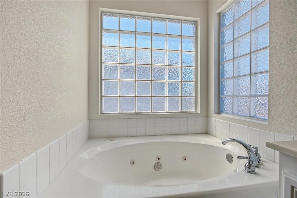 1521 Orchard Valley, Las Vegas, NV 89142