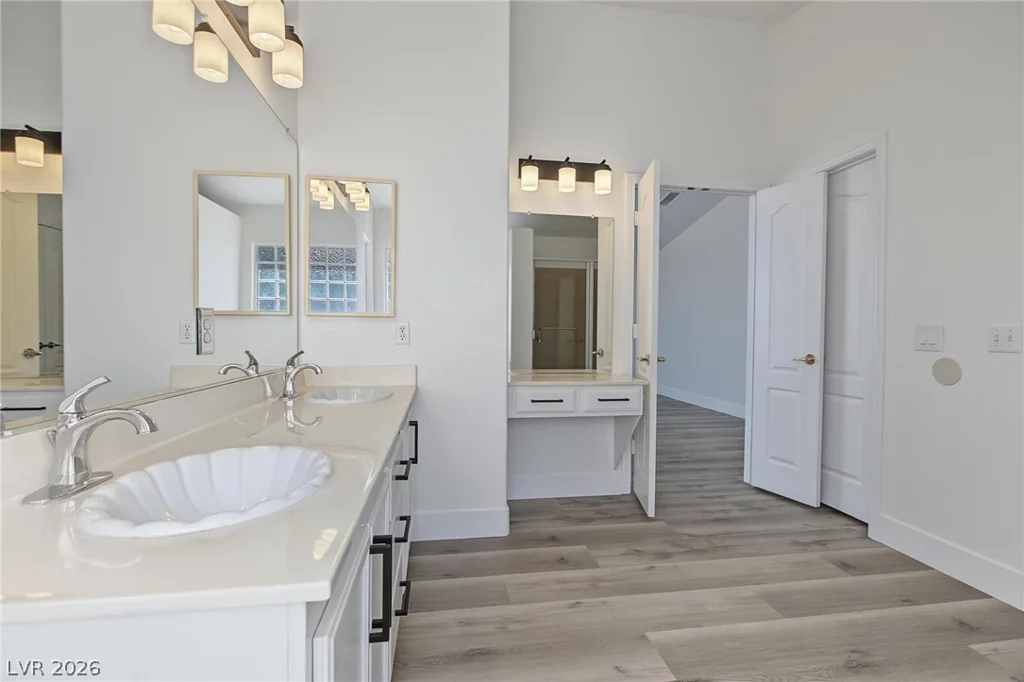 1521 Orchard Valley, Las Vegas, NV 89142
