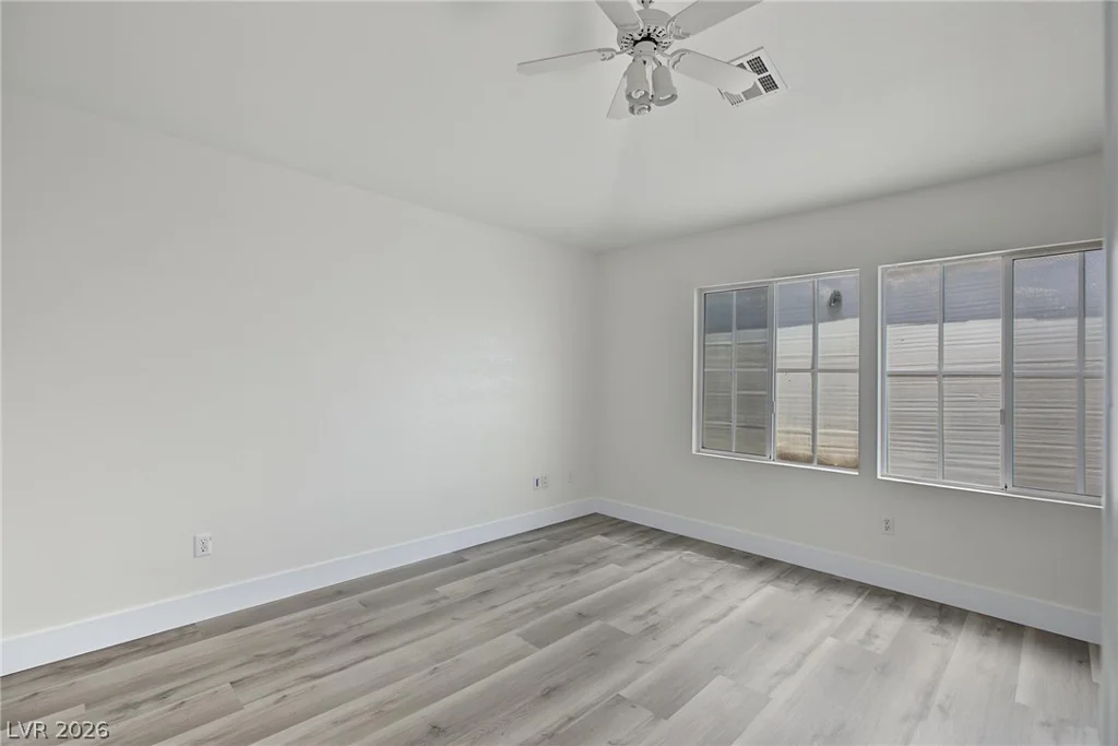 1521 Orchard Valley, Las Vegas, NV 89142