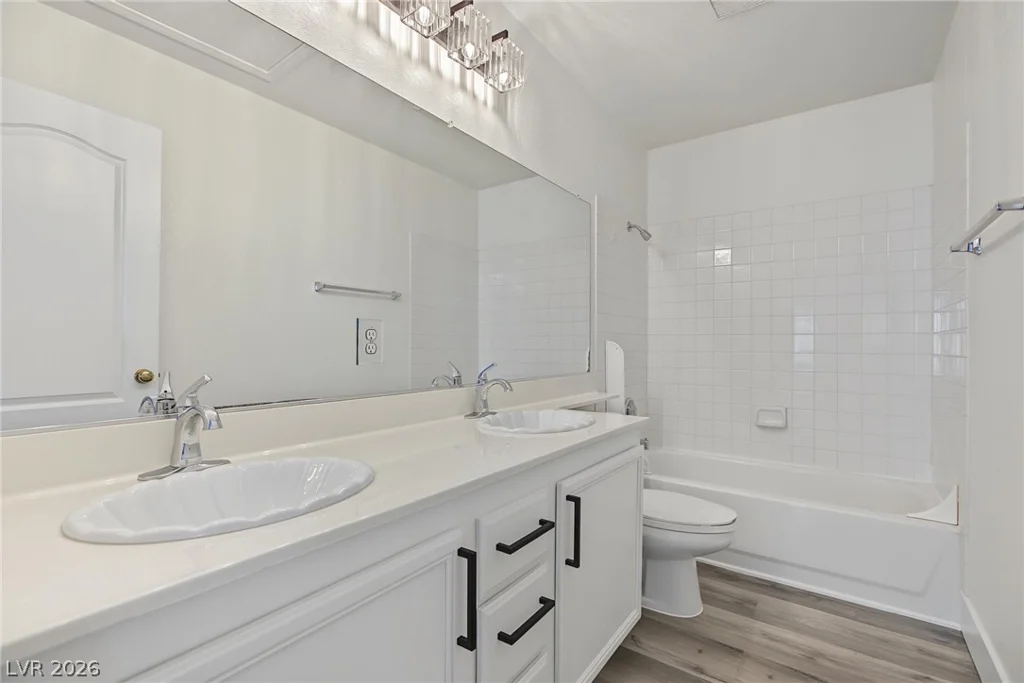 1521 Orchard Valley, Las Vegas, NV 89142