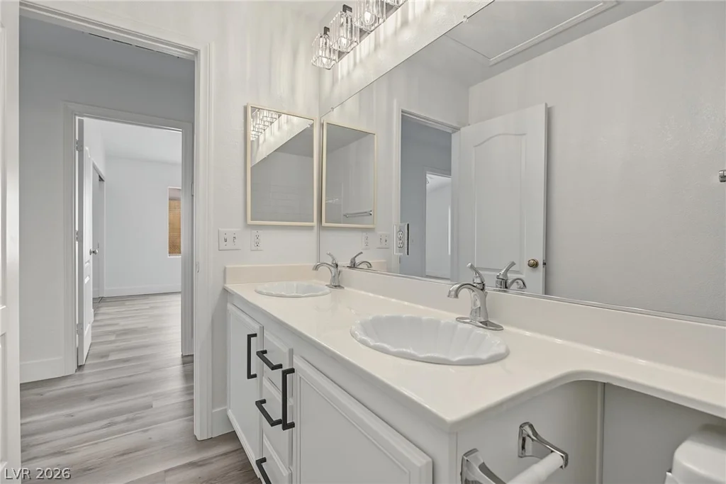 1521 Orchard Valley, Las Vegas, NV 89142