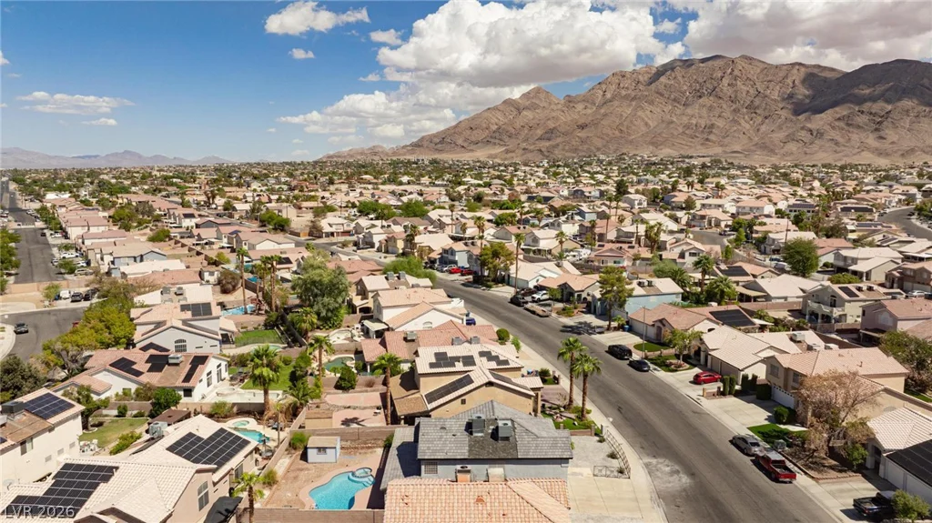 1521 Orchard Valley, Las Vegas, NV 89142
